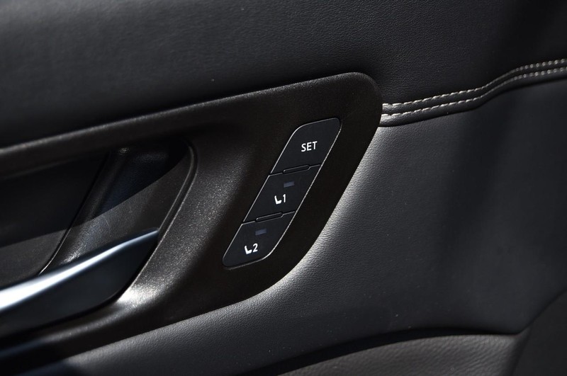 Nissan Pathfinder Vehicle Image 11