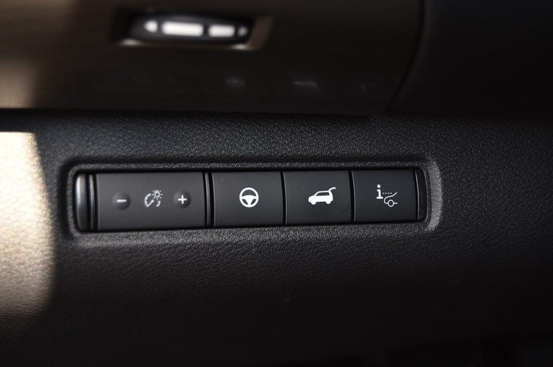 Nissan Pathfinder Vehicle Image 13