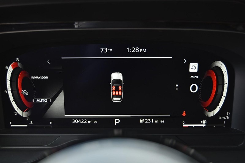 Nissan Pathfinder Vehicle Image 14