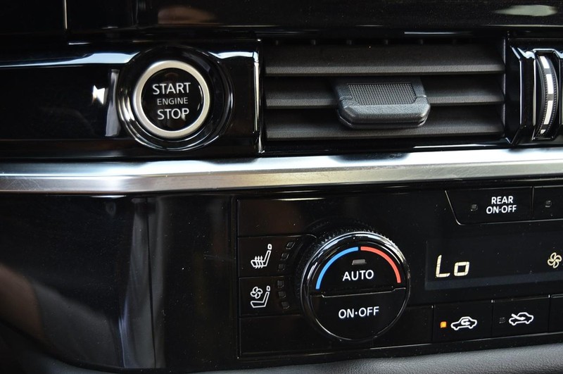 Nissan Pathfinder Vehicle Image 19