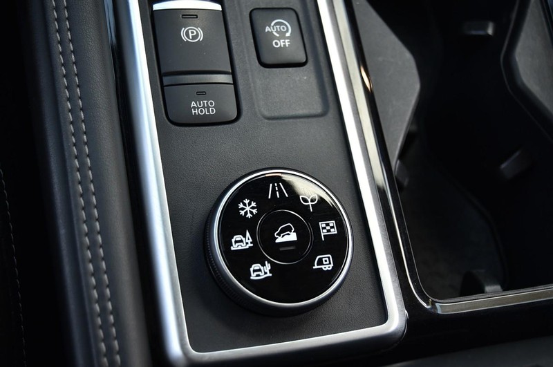 Nissan Pathfinder Vehicle Image 22