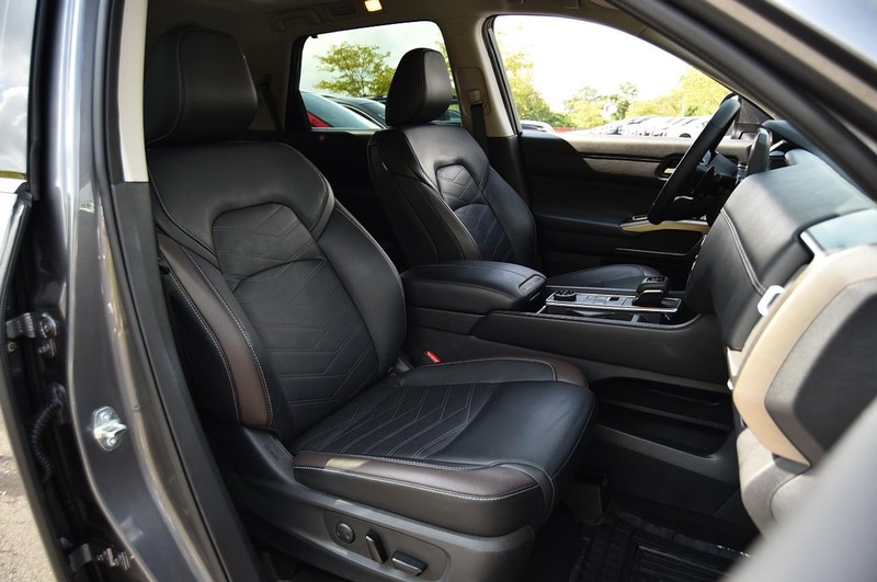 Nissan Pathfinder Vehicle Image 25