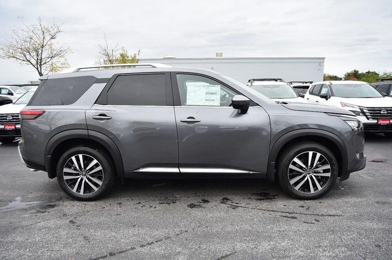 Nissan Pathfinder Vehicle Image 05