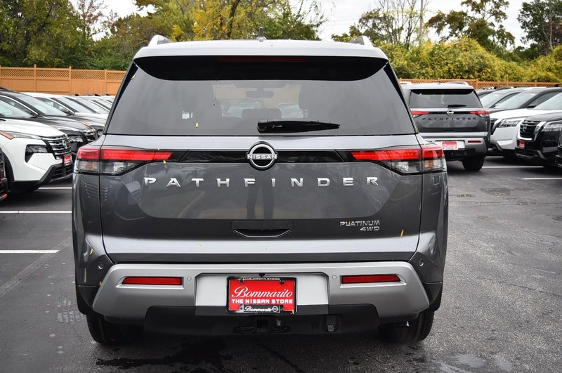 Nissan Pathfinder Vehicle Image 06