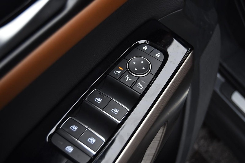 Nissan Pathfinder Vehicle Image 09