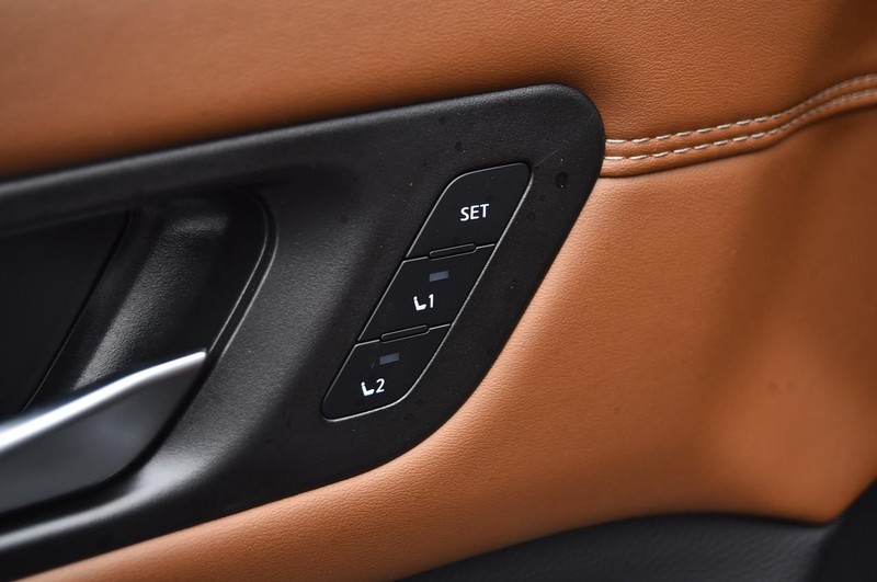 Nissan Pathfinder Vehicle Image 10