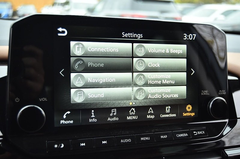 Nissan Pathfinder Vehicle Image 18