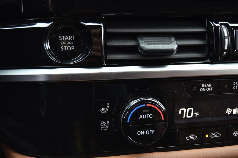 Nissan Pathfinder Vehicle Image 19