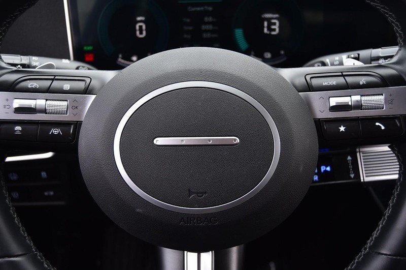 Hyundai Sonata Hybrid Vehicle Image 19