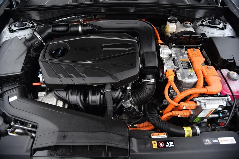 Hyundai Sonata Hybrid Vehicle Image 26
