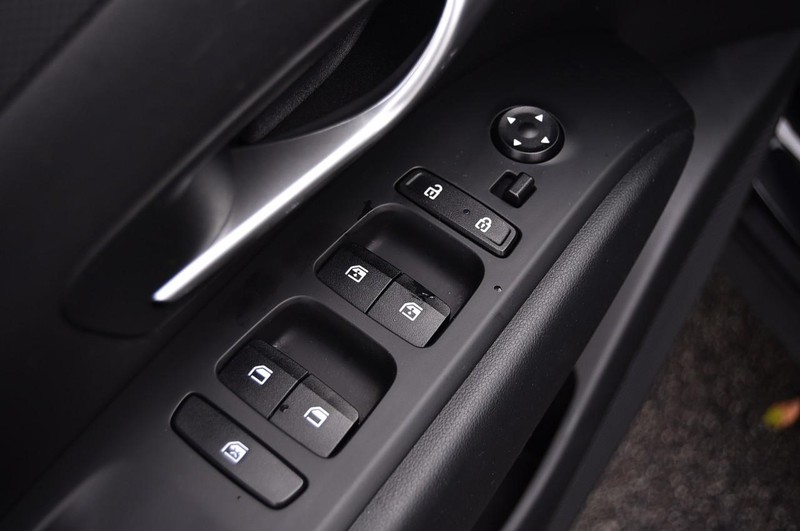 Hyundai Tucson Vehicle Image 09