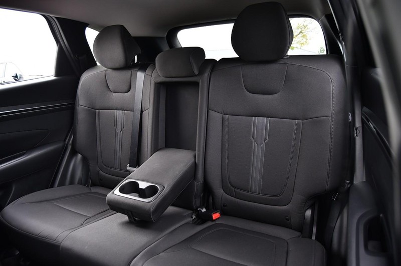 Hyundai Tucson Vehicle Image 23