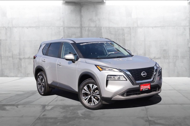 Nissan Rogue Vehicle Full-screen Gallery Image 2