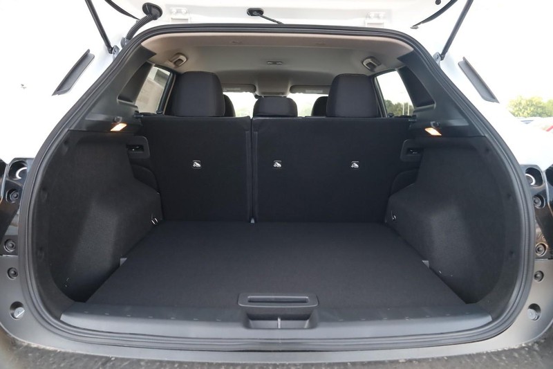 Nissan Kicks Vehicle Image 07