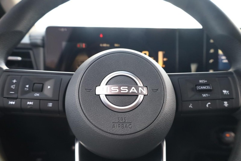 Nissan Kicks Vehicle Image 09