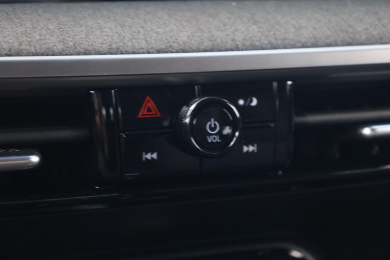 Nissan Kicks Vehicle Image 13