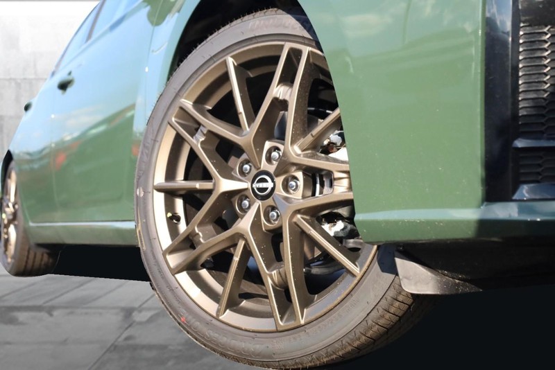 Nissan Altima Vehicle Image 03