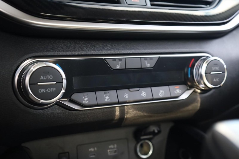 Nissan Altima Vehicle Image 14