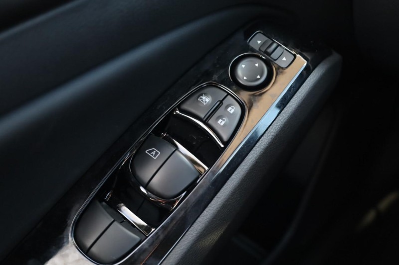 Nissan Altima Vehicle Image 18