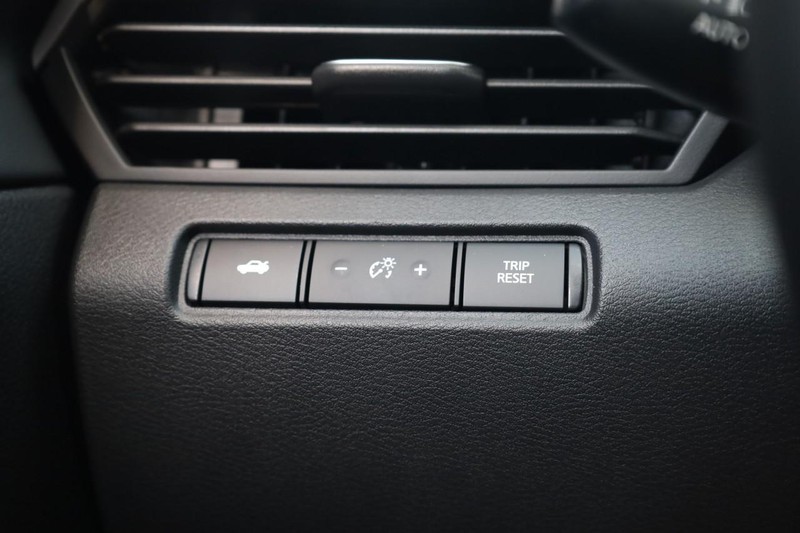 Nissan Altima Vehicle Image 19