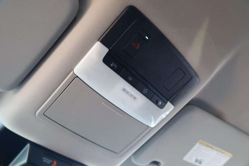 Nissan Rogue Vehicle Image 16