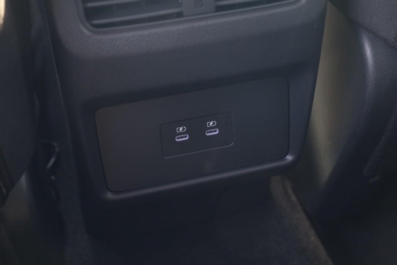 Nissan Rogue Vehicle Image 21