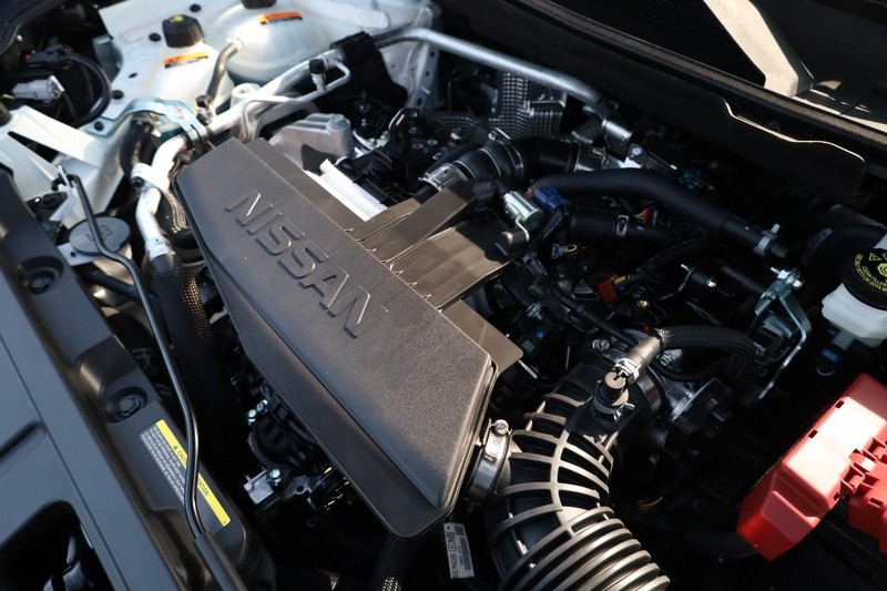 Nissan Rogue Vehicle Image 25