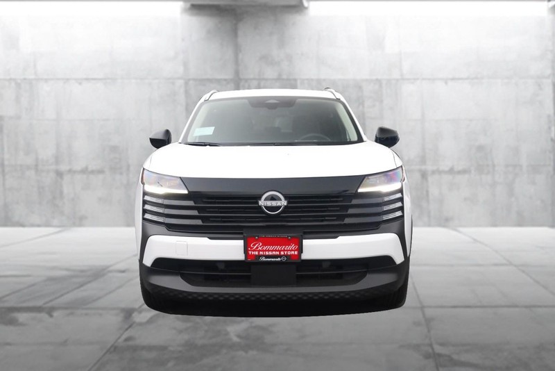 Nissan Kicks Vehicle Image 04