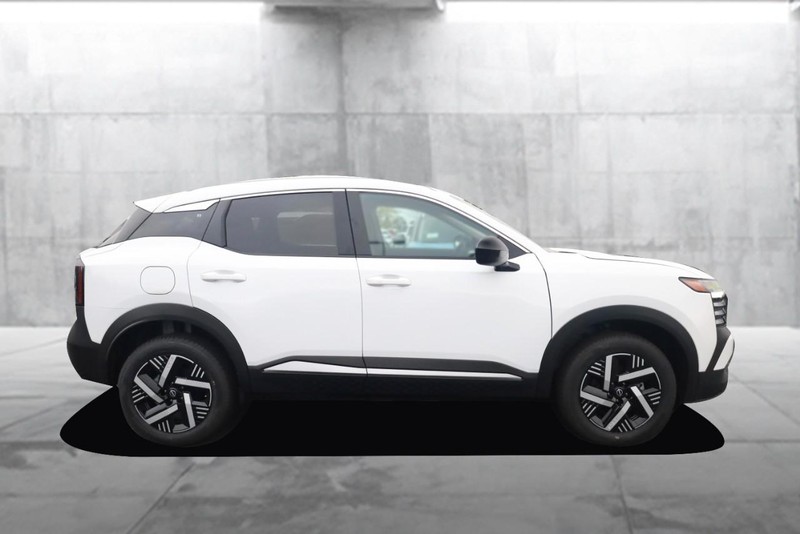 Nissan Kicks Vehicle Image 05