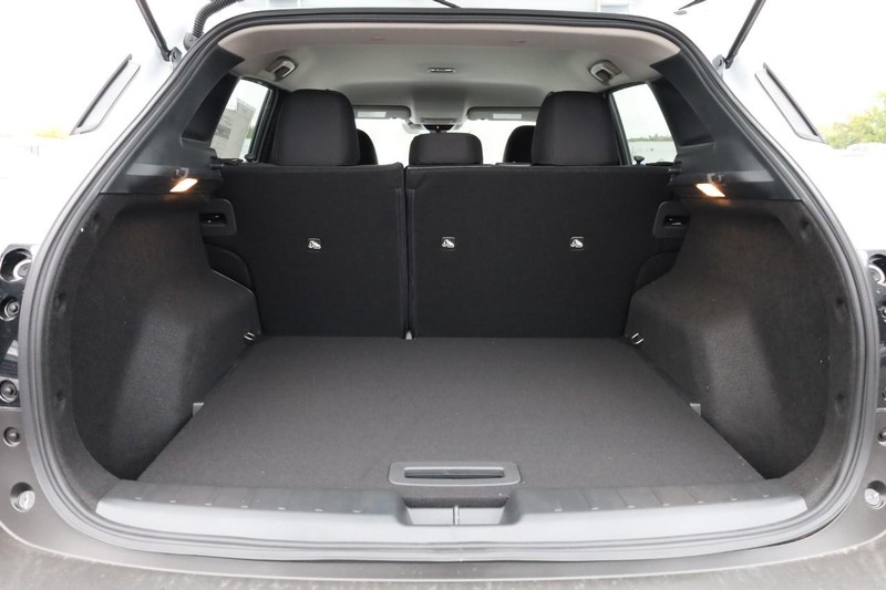 Nissan Kicks Vehicle Image 07