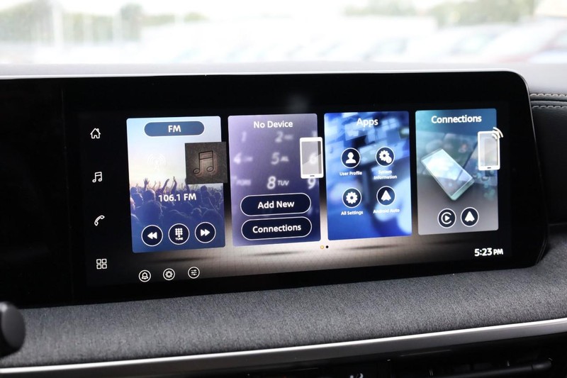 Nissan Kicks Vehicle Image 11