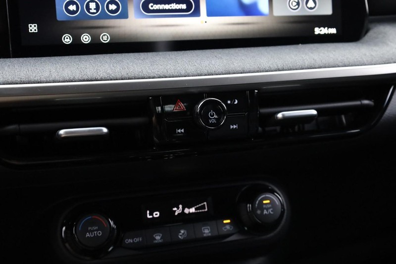 Nissan Kicks Vehicle Image 13