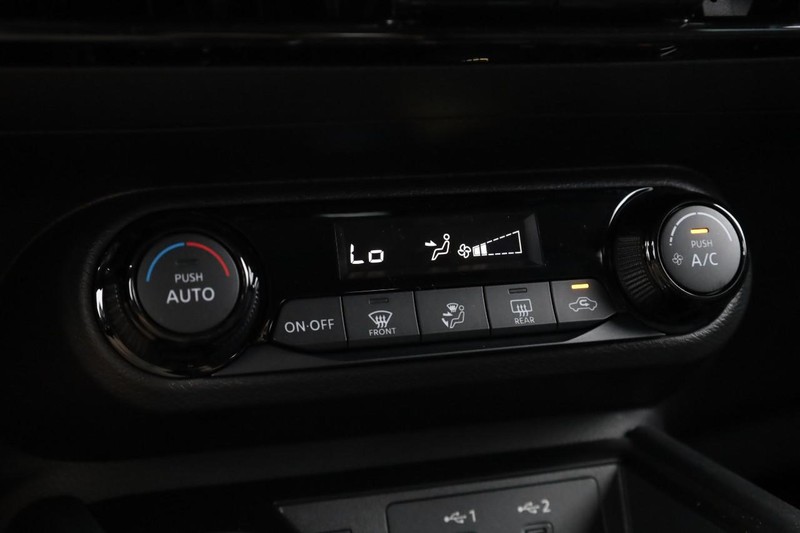 Nissan Kicks Vehicle Image 14