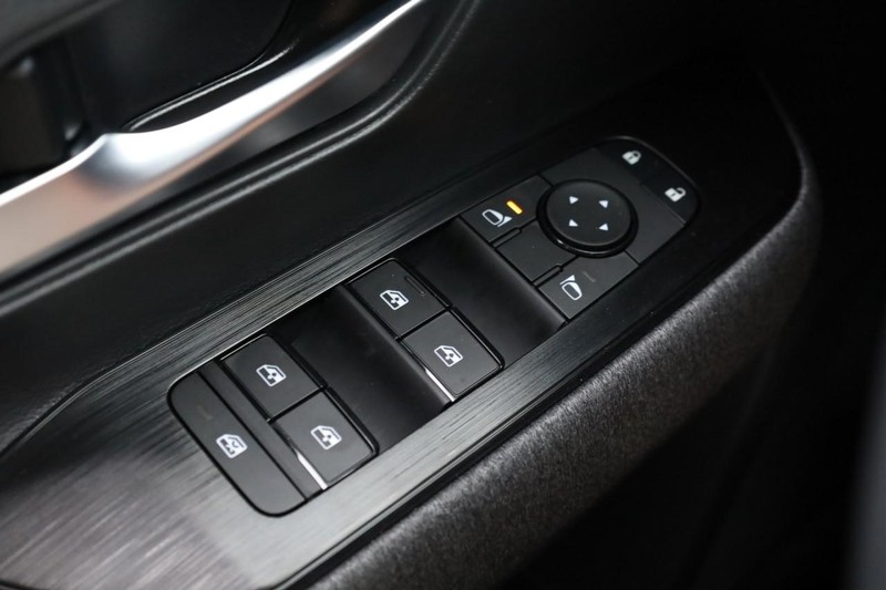 Nissan Kicks Vehicle Image 18