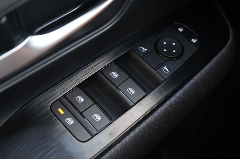 Nissan Kicks Vehicle Image 18