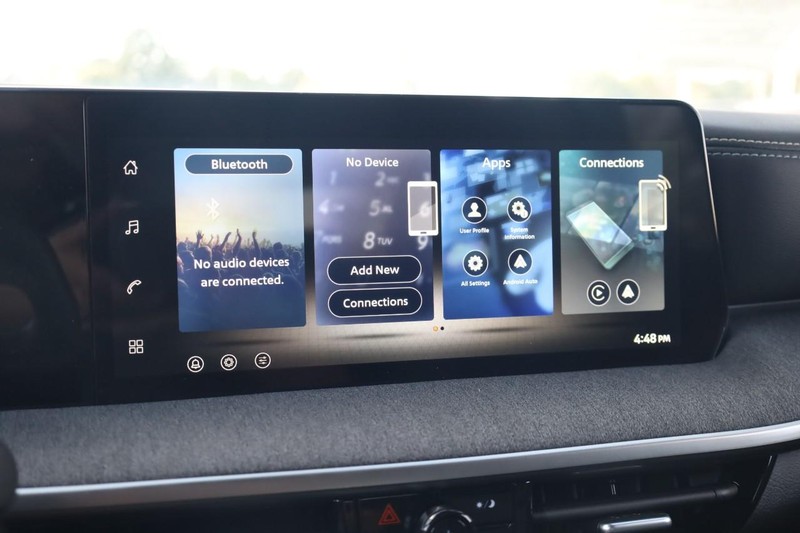 Nissan Kicks Vehicle Image 11