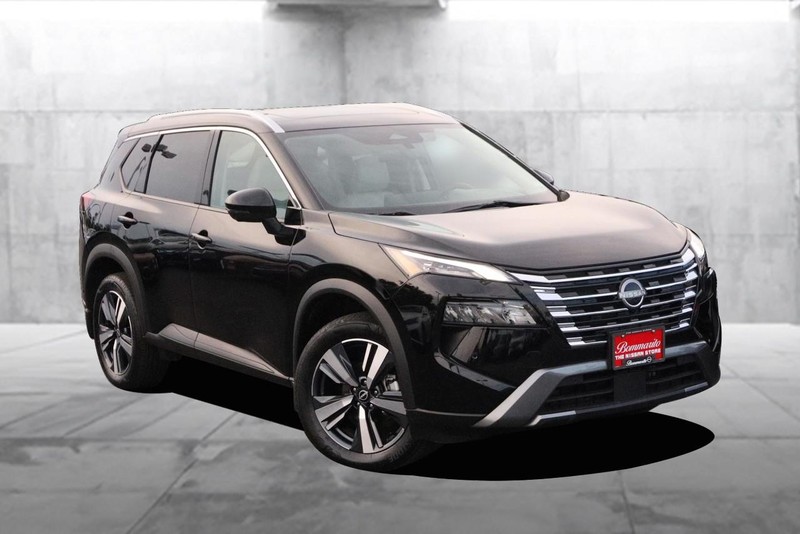 Nissan Rogue Vehicle Image 02