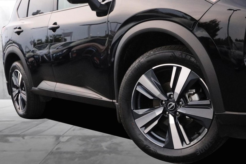 Nissan Rogue Vehicle Image 03