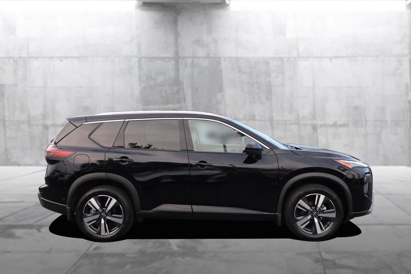Nissan Rogue Vehicle Image 05