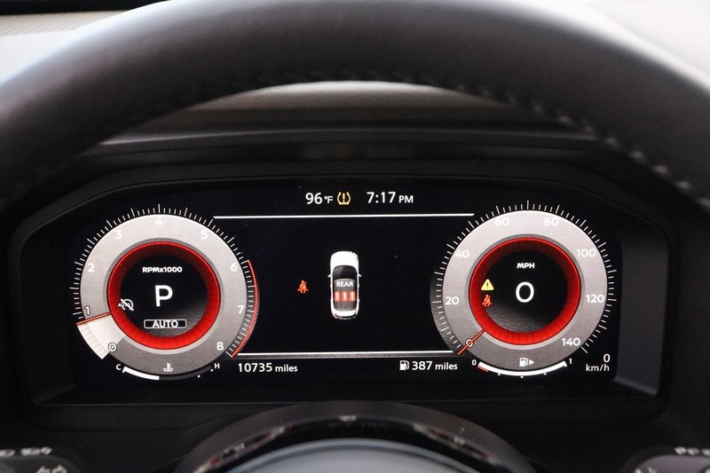 Nissan Rogue Vehicle Image 15