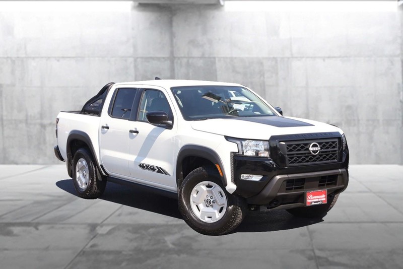 Nissan Frontier Vehicle Image 02