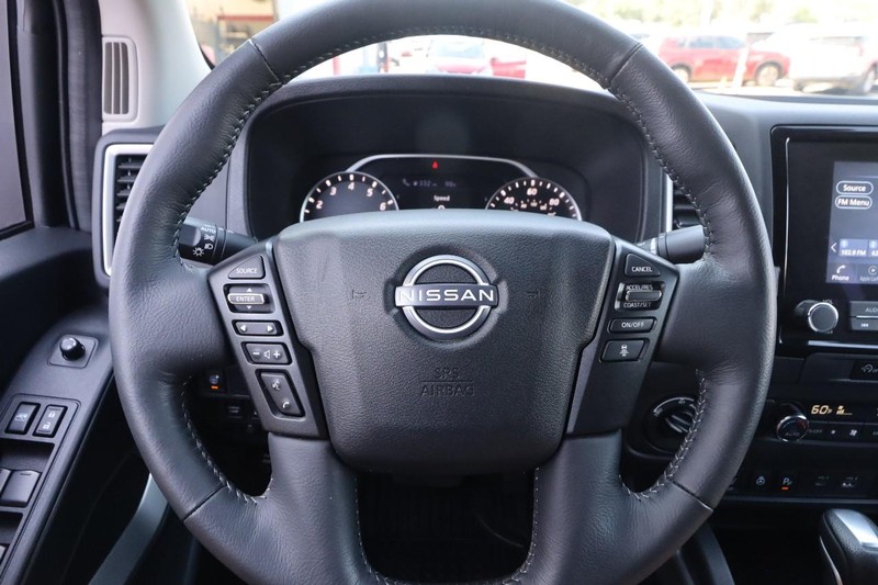 Nissan Frontier Vehicle Image 11