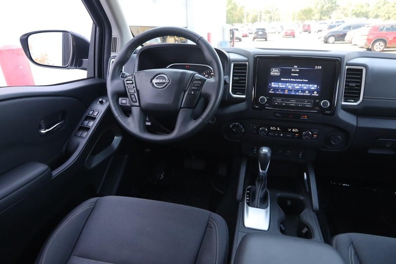 Nissan Frontier Vehicle Image 22
