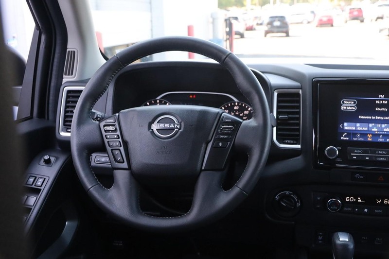 Nissan Frontier Vehicle Image 23