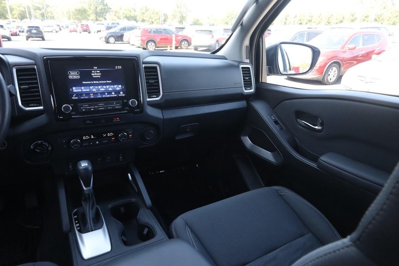 Nissan Frontier Vehicle Image 25