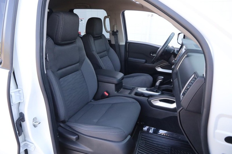 Nissan Frontier Vehicle Image 26