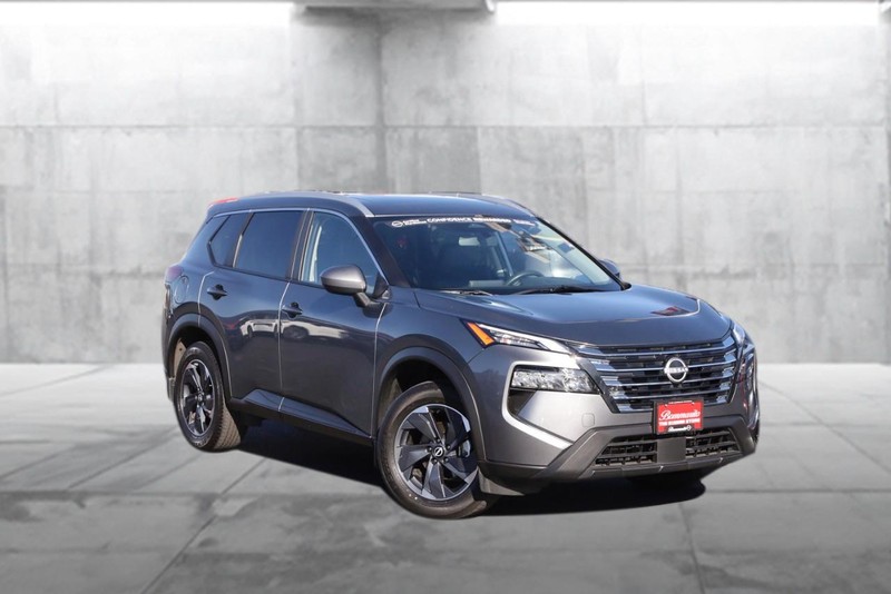 Nissan Rogue Vehicle Image 02