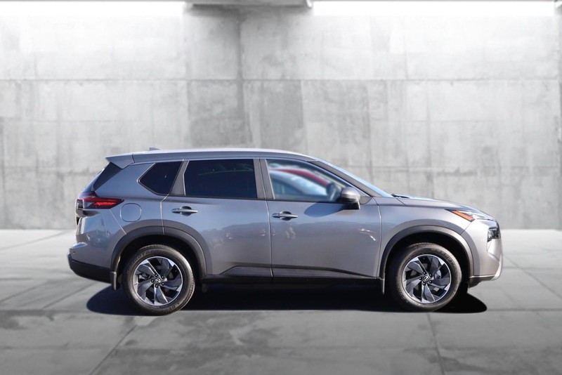 Nissan Rogue Vehicle Image 05