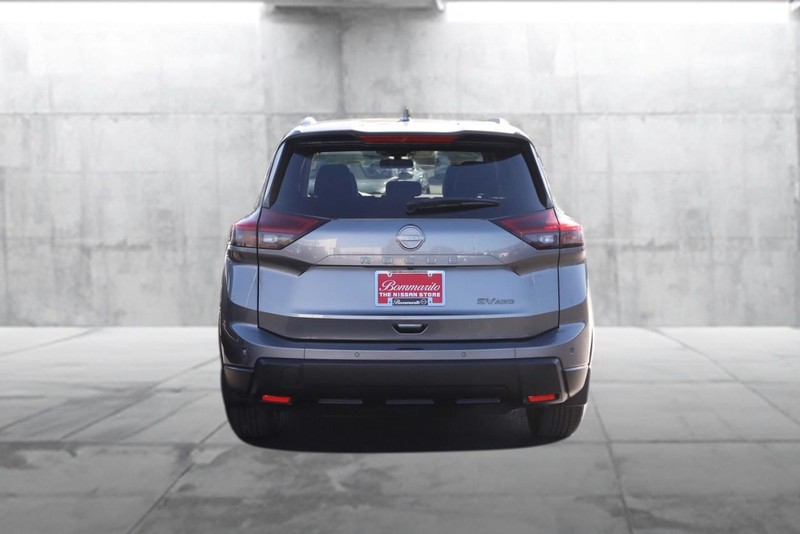 Nissan Rogue Vehicle Image 06