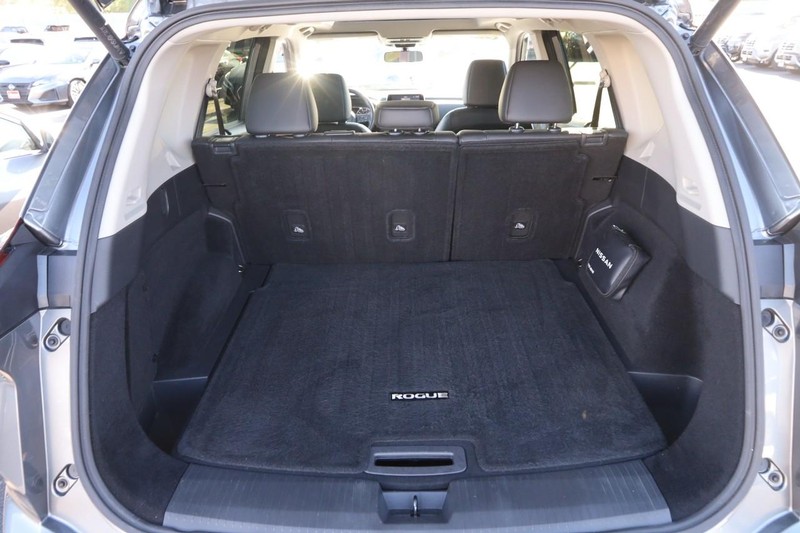 Nissan Rogue Vehicle Image 07